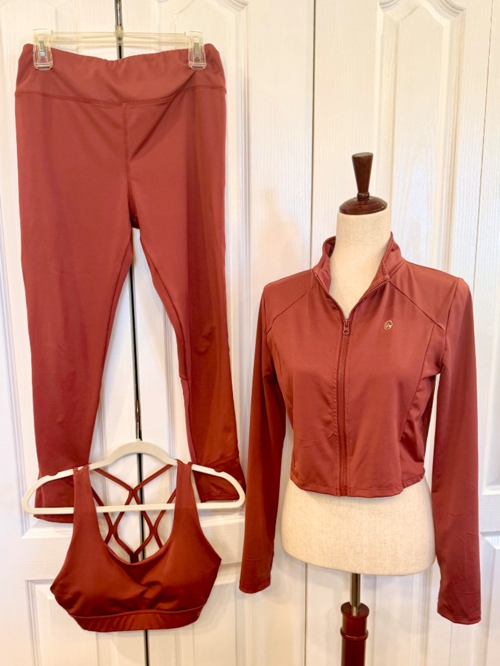 3 Piece M/L Work out Yoga Set Padded Sports Bra Leggings & Jacket by L.A. Image